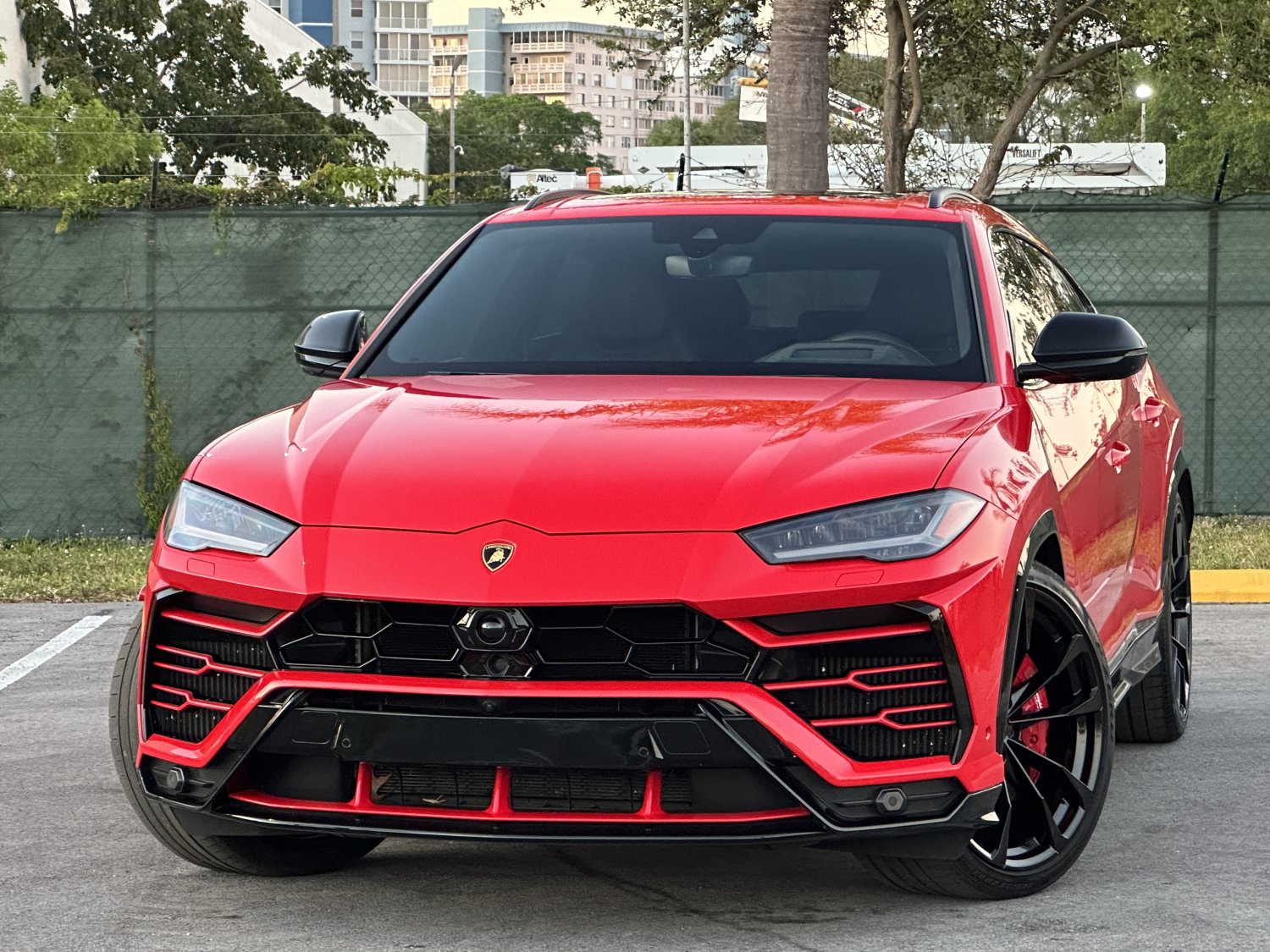 2019 LAMBORGHINI URUS